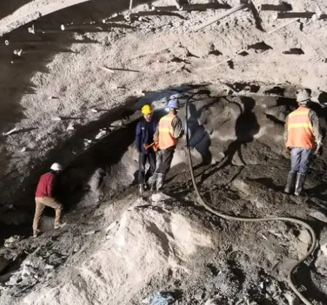 池州隧道拱顶带模注浆料，微膨胀注浆料的特点及施工工艺